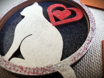 Cat with Heart Layered Ornament Detail